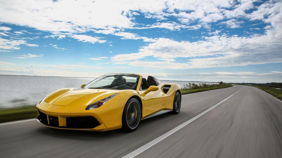  Ferrari 488 Spider 2016 года  (фото 32 из 70)